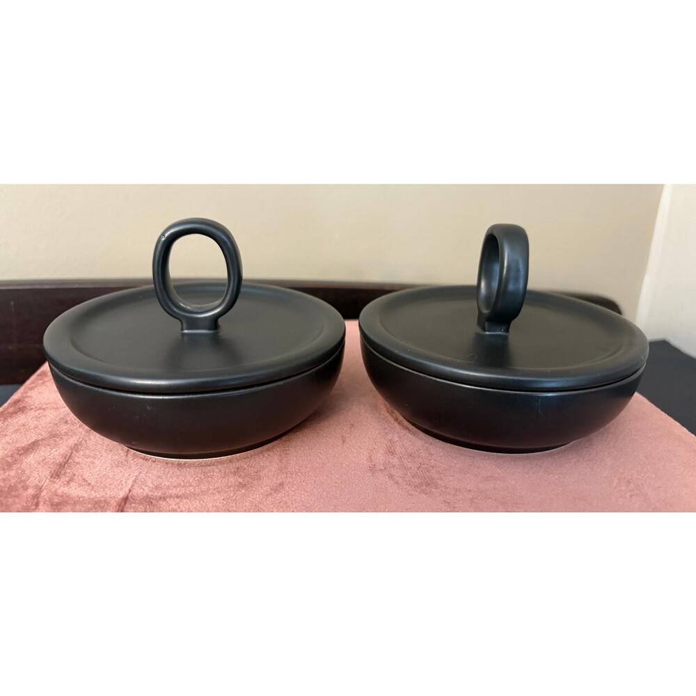 (2) NWT MATTE BLACK PINCH POTS W/ LIDS - Creative Co-Op Appx 4.5”D x 3.25” T